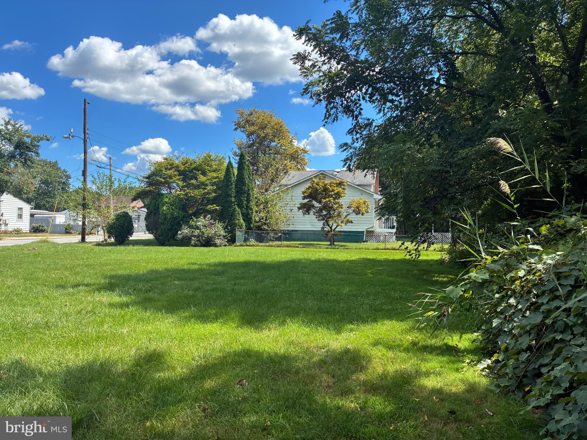 28 4th Avenue Carneys Point, NJ 08069 - Photo 6 of 7 a view of garden