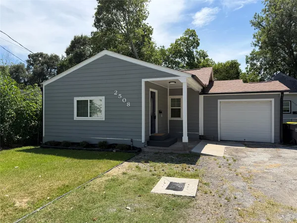 $1,700 | 2508 South Texas Avenue, Pearland, TX 77581