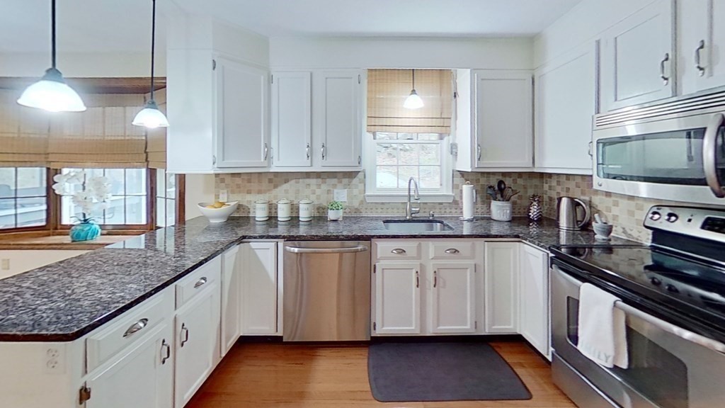 31 Inman Road Weymouth, MA 02188 - Photo 6 of 35 Gallery Image 6
