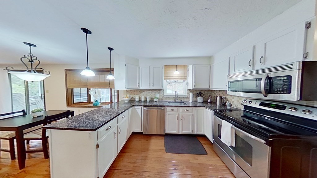 31 Inman Road Weymouth, MA 02188 - Photo 8 of 35 Gallery Image 8