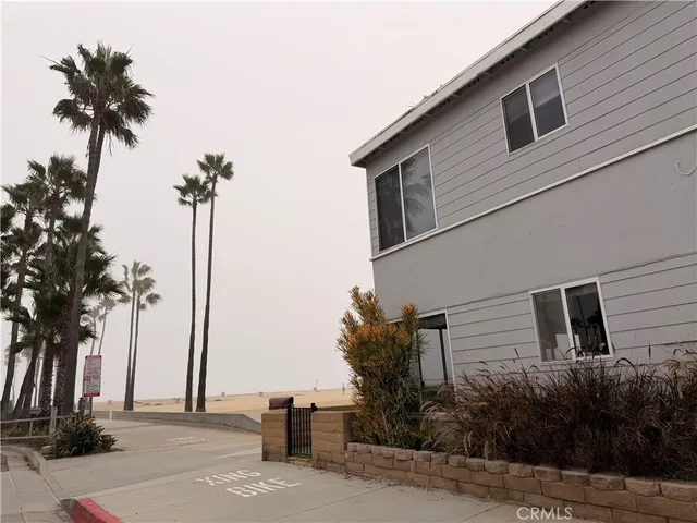 $6,475 | 418 A East Oceanfront, Newport Beach, CA 92661