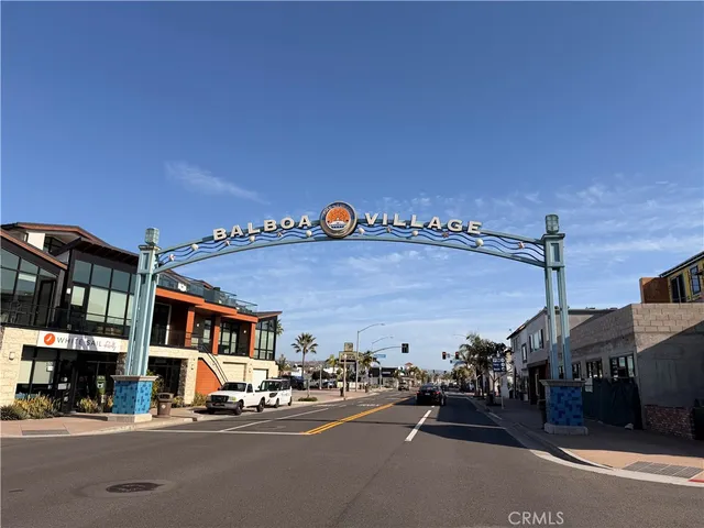 $5,995 | 418 A East Oceanfront, Newport Beach, CA 92661