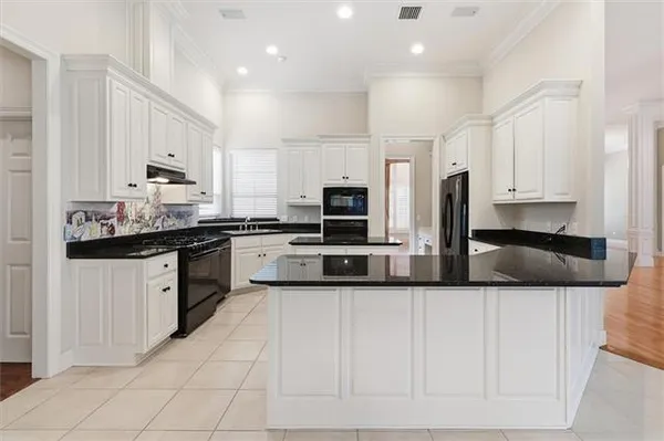$700,000 | 36 Woodstone Drive, Mandeville, LA 70471