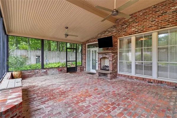 $700,000 | 36 Woodstone Drive, Mandeville, LA 70471
