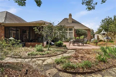 $700,000 | 36 Woodstone Drive, Mandeville, LA 70471