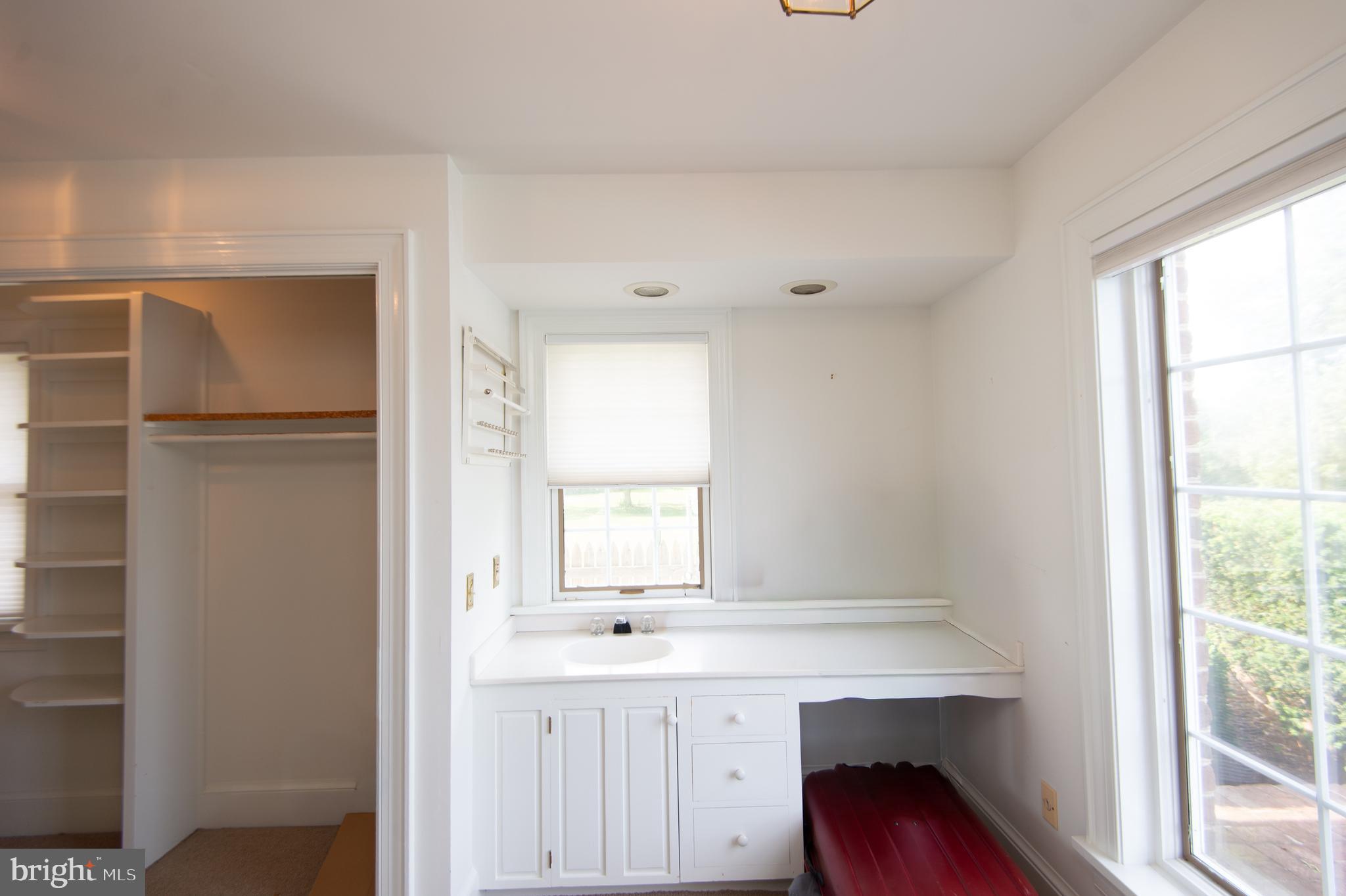 5499 Anderby Hall Road Royal Oak, MD 21662 - Photo 19 of 87 walk-in closet with vanity