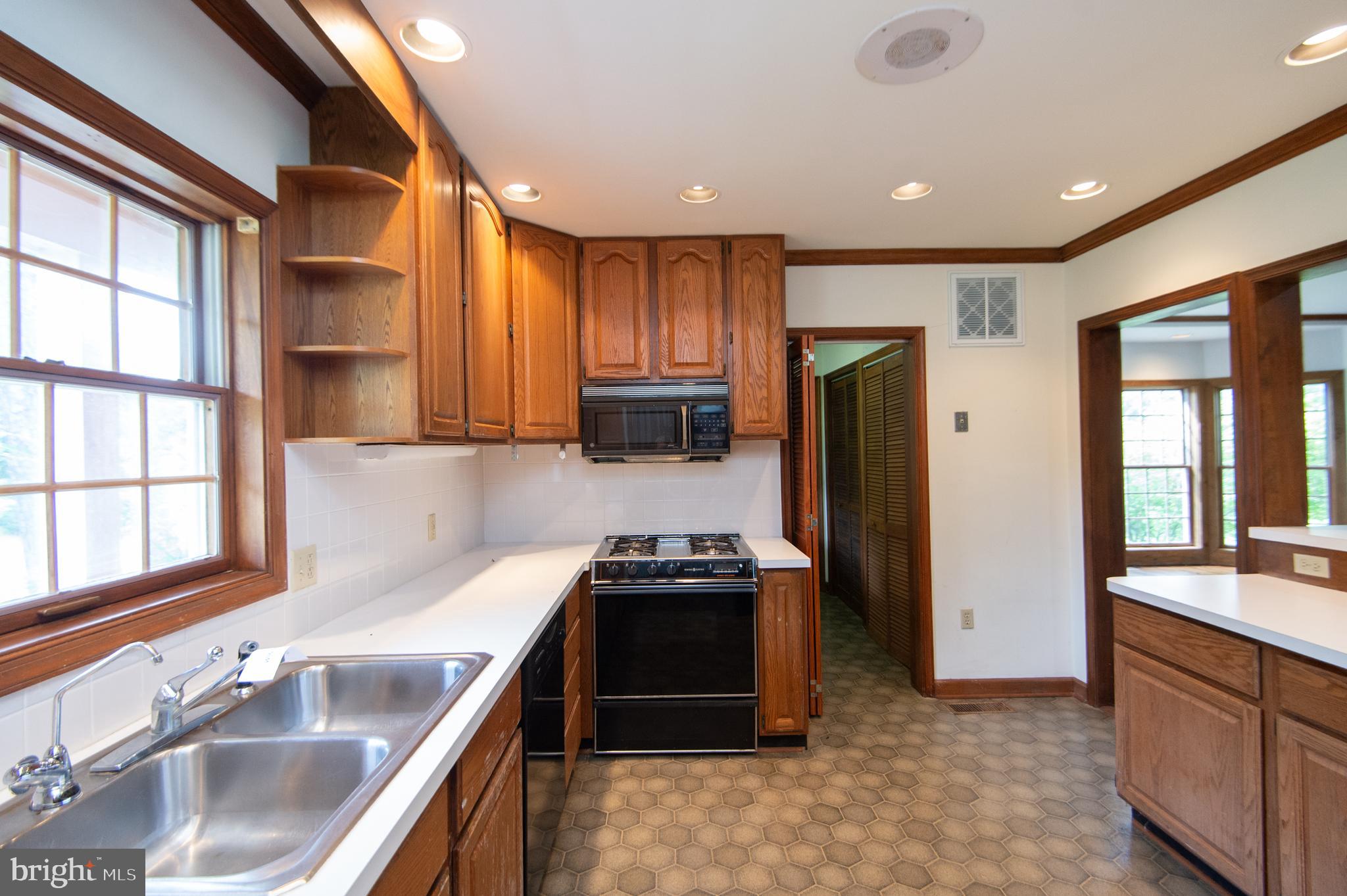 5499 Anderby Hall Road Royal Oak, MD 21662 - Photo 44 of 87 kitchen