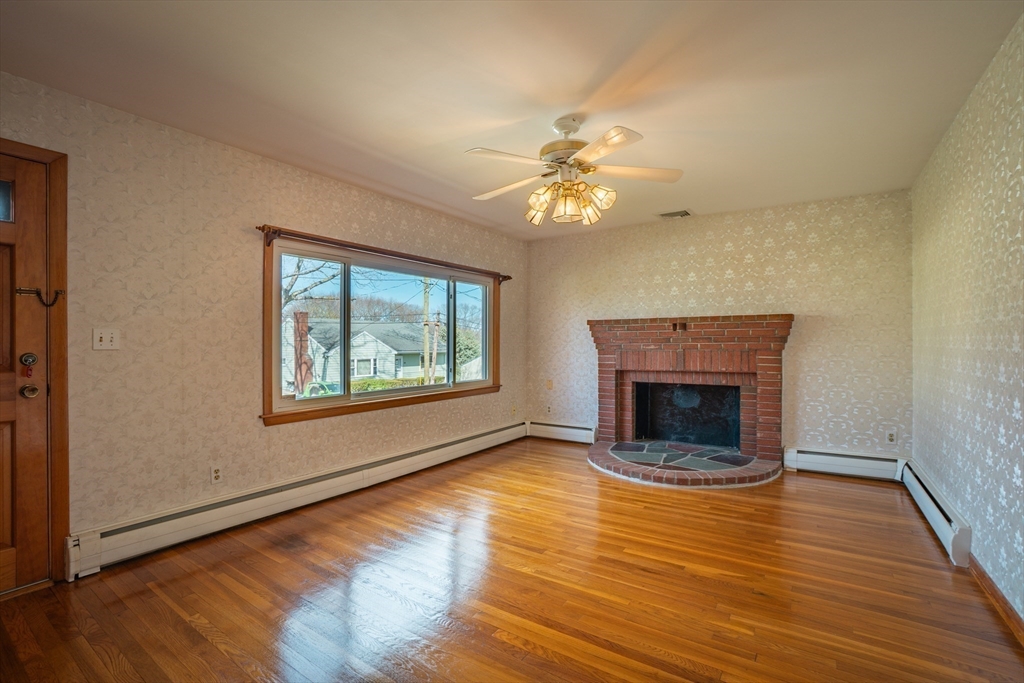 7 Cedarcrest Road Salem, MA 01970 - Photo 4 of 42