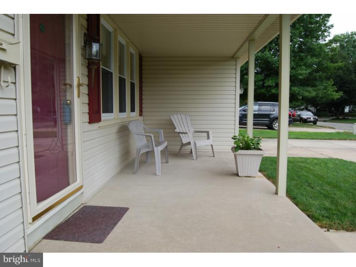221 Sharrow Vale Road Delran, NJ 08075 - Photo 2 of 17