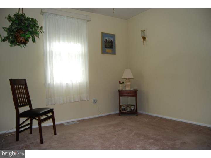 221 Sharrow Vale Road Delran, NJ 08075 - Photo 13 of 17