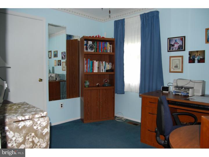 221 Sharrow Vale Road Delran, NJ 08075 - Photo 14 of 17