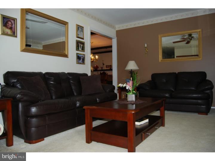 221 Sharrow Vale Road Delran, NJ 08075 - Photo 3 of 17