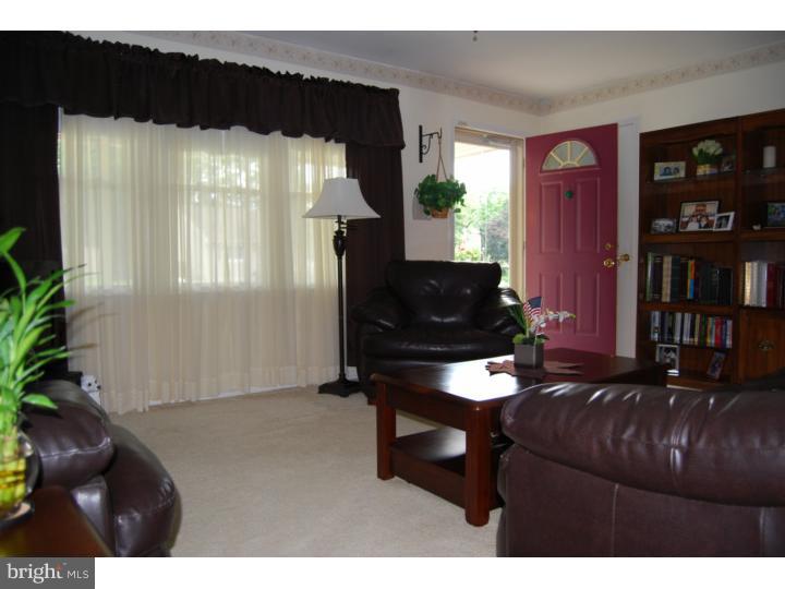 221 Sharrow Vale Road Delran, NJ 08075 - Photo 4 of 17