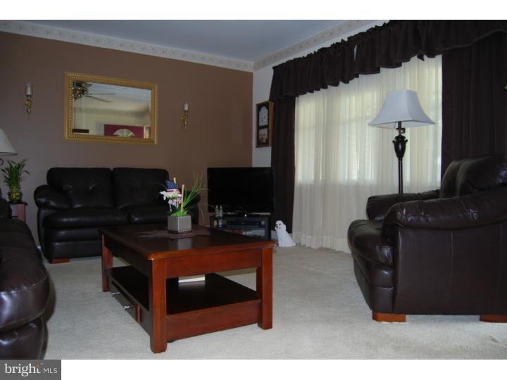 221 Sharrow Vale Road Delran, NJ 08075 - Photo 5 of 17