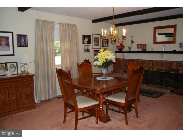 221 Sharrow Vale Road Delran, NJ 08075 - Photo 9 of 17