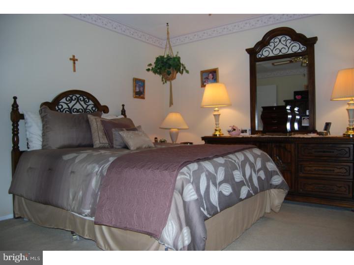 221 Sharrow Vale Road Delran, NJ 08075 - Photo 10 of 17