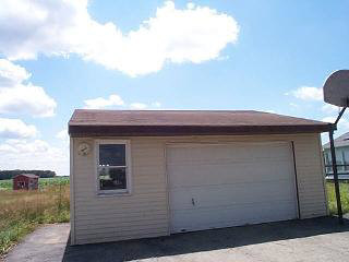 4793 Saum Road Monroe, MI 48161 - Photo 11 of 11 350057-10.JPG