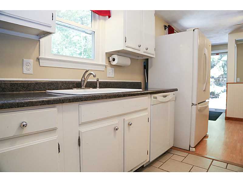 94 Hoxsie Road Richmond, RI 02892 - Photo 11 of 25 Kitchen.