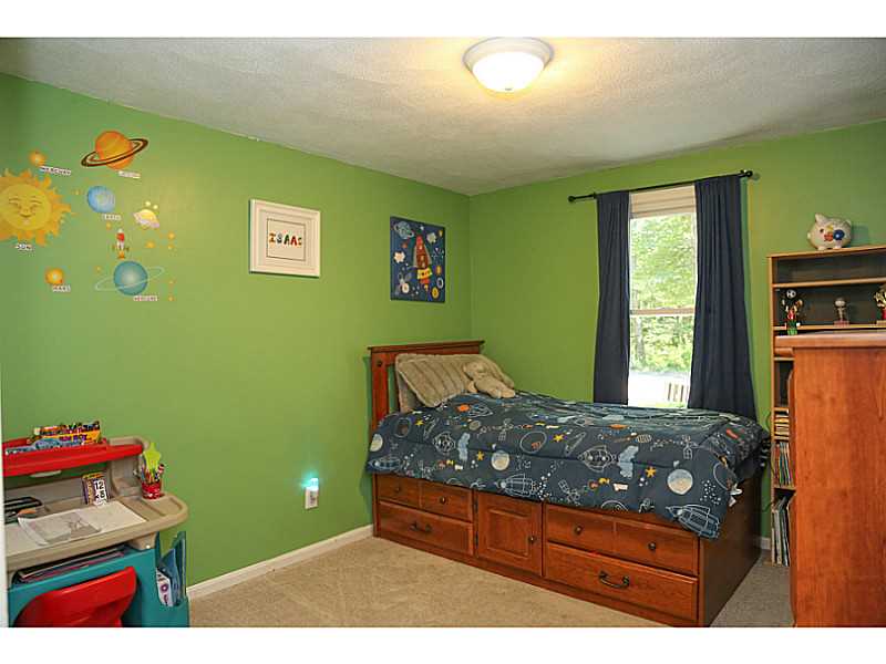 94 Hoxsie Road Richmond, RI 02892 - Photo 15 of 25 Bedroom.