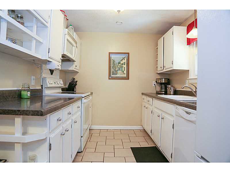 94 Hoxsie Road Richmond, RI 02892 - Photo 9 of 25 Kitchen.