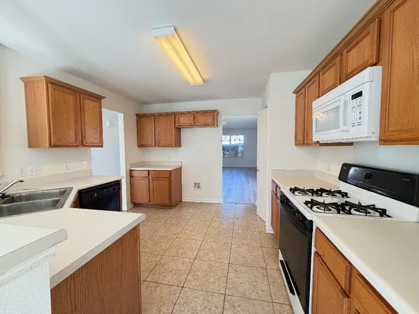 $2,245 | 1913 Overland Drive, Leander, TX 78641