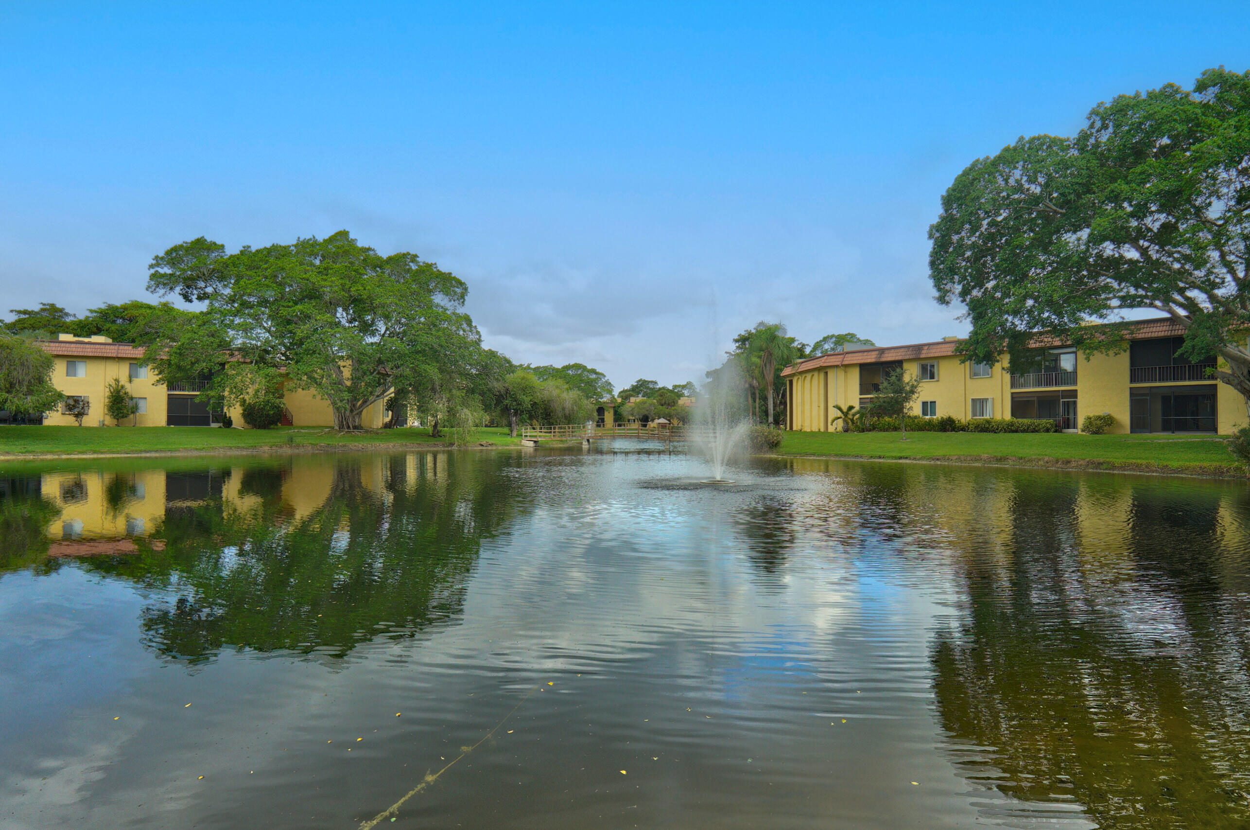 866 Southwest 9th St Circle, Unit 106 Boca Raton, FL 33486 - Photo 6 of 24 View/Lake