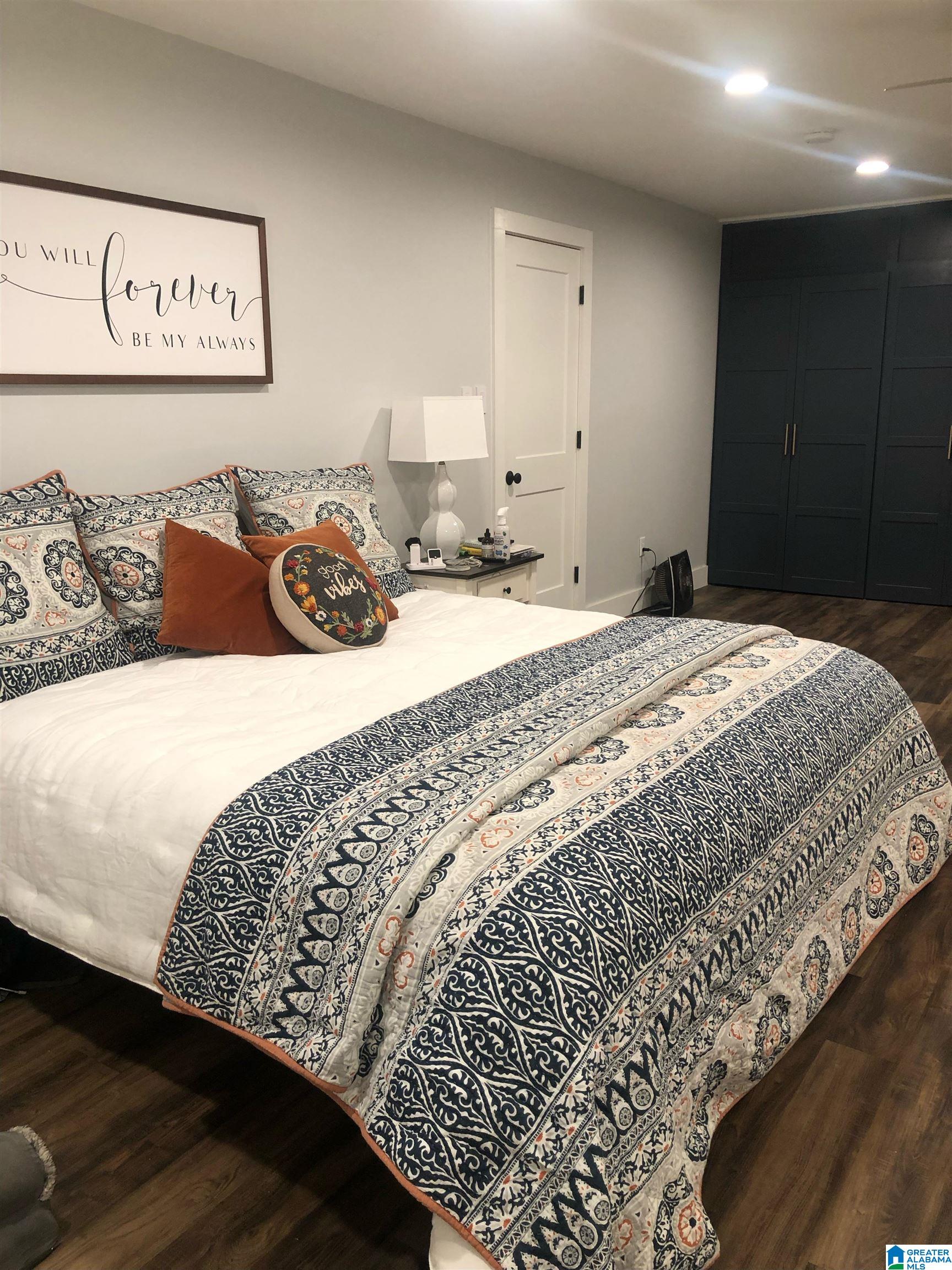 8 11th Avenue Southwest Birmingham, AL 35211 - Photo 3 of 14