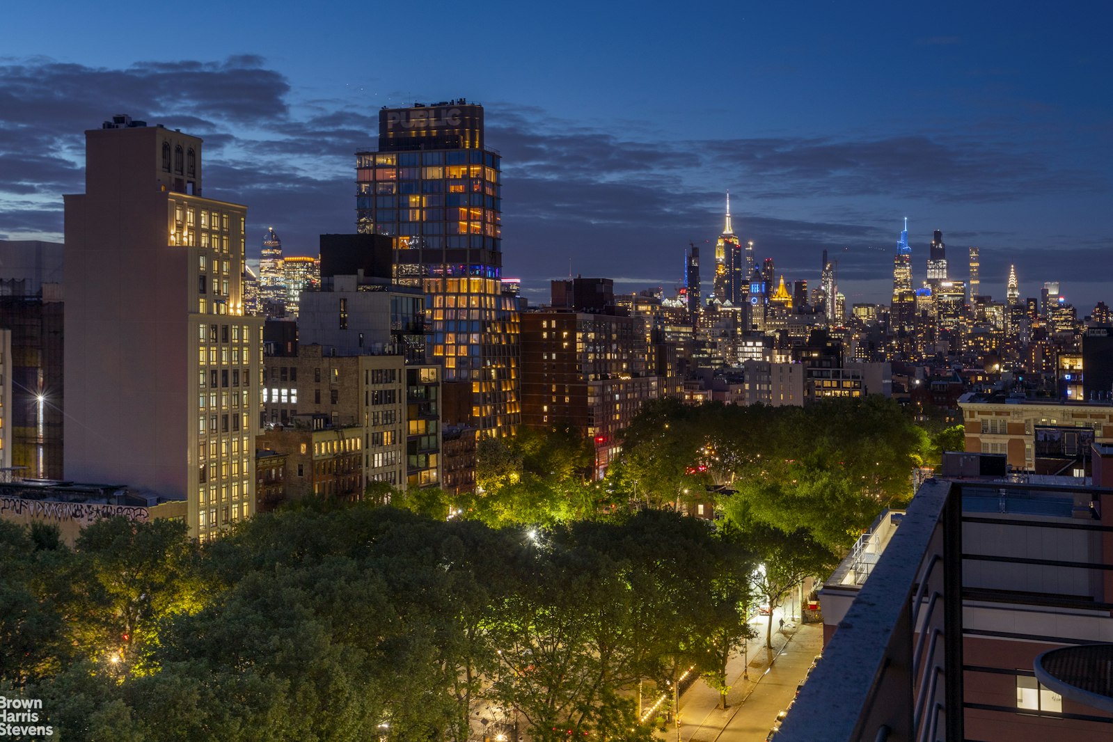 38 Delancey Street, Unit 10D Manhattan, NY 10002 - Photo 13 of 14 a city view