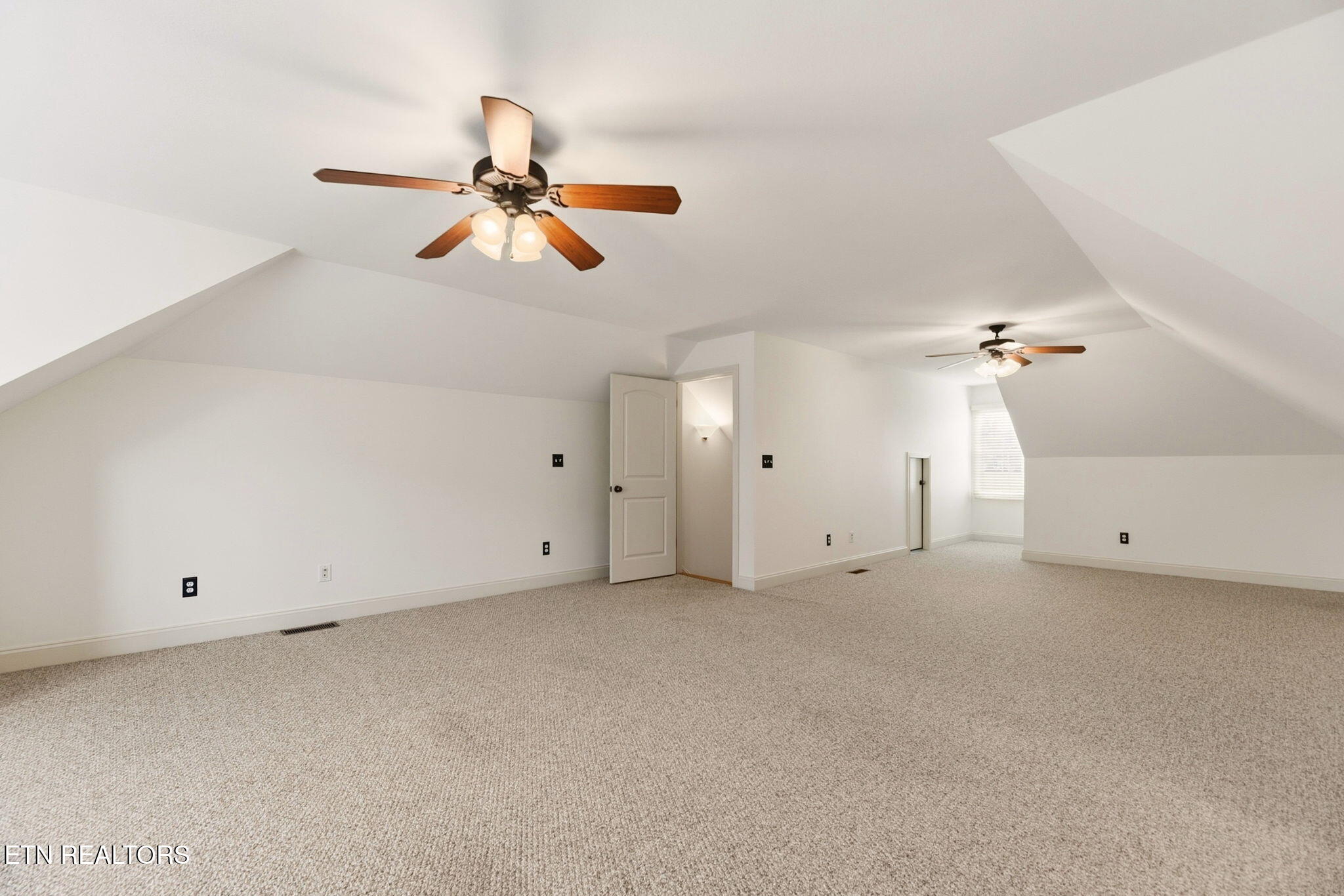49 Royal Troon Circle Oak Ridge, TN 37830 - Photo 32 of 45 32-web-or-mls-DSC_5427