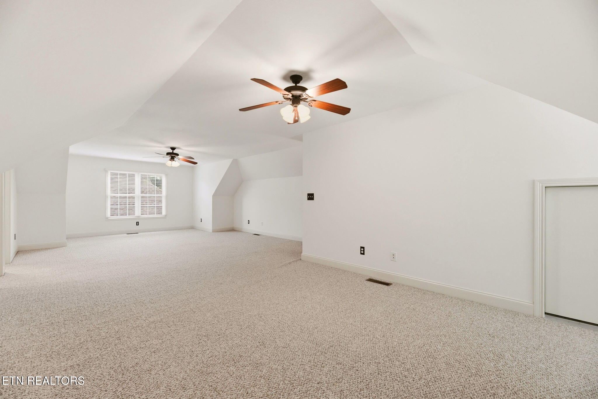 49 Royal Troon Circle Oak Ridge, TN 37830 - Photo 33 of 45 33-web-or-mls-DSC_5430