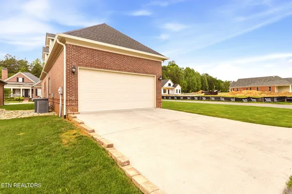 $684,617 | 49 Royal Troon Circle, Oak Ridge, TN 37830