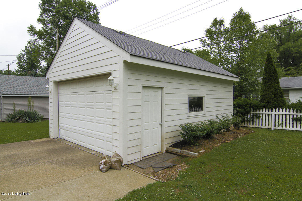 205 Ring Road Louisville, KY 40207 - Photo 64 of 68 0103