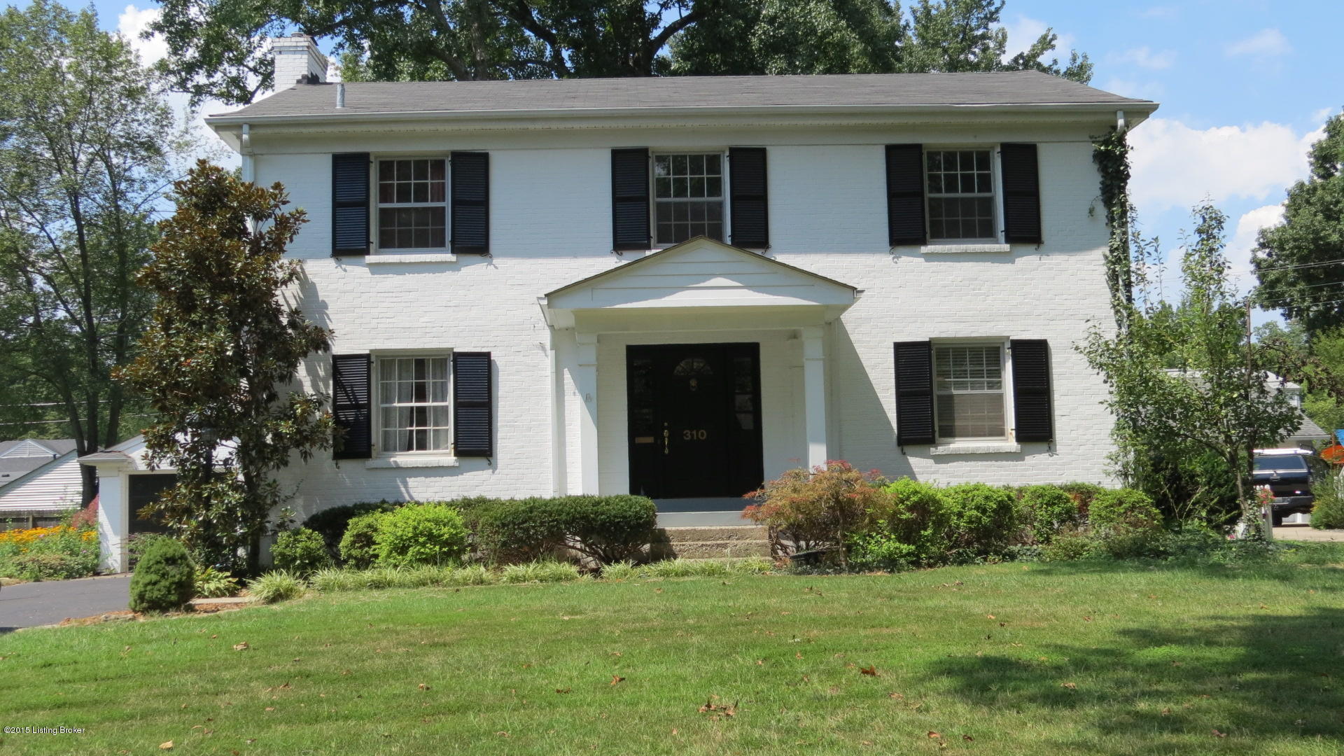 310 Ring Road Louisville, KY 40207 - Photo 1 of 22 IMG_0022