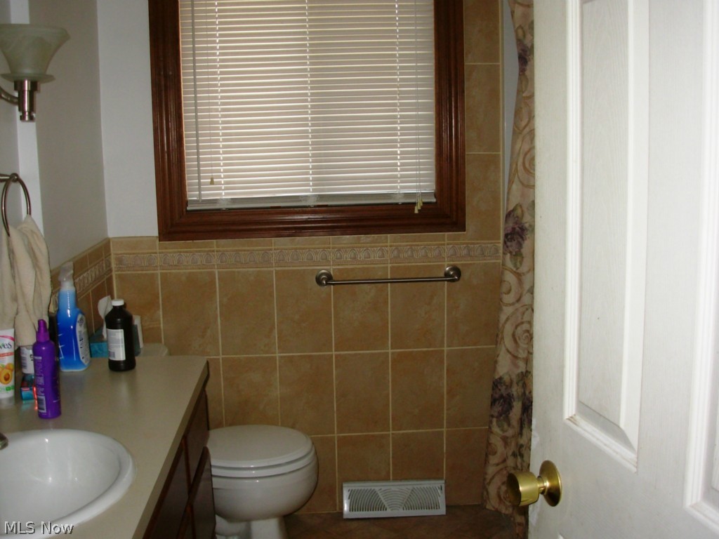 3033 Lomae Road Akron, OH 44312 - Photo 11 of 18
