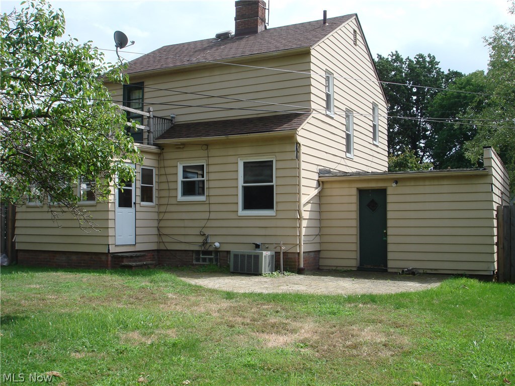 4803 Farnhurst Road Cleveland, OH 44124 - Photo 18 of 28 Exterior back of this well maintained home with newer roof!