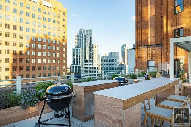 $950,000 | 365 Bridge Street, Unit 7N | Downtown Brooklyn