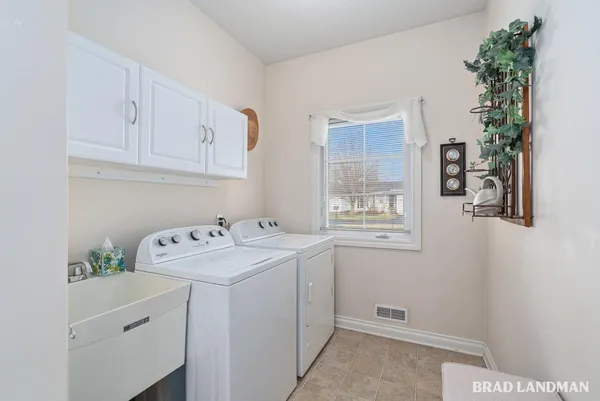 $525,000 | 2196 Boardwalk Court, Wayland, MI 49348