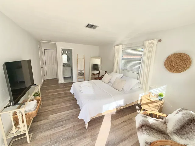 $3,600 | 311 North Swinton Avenue, Delray Beach, FL 33444