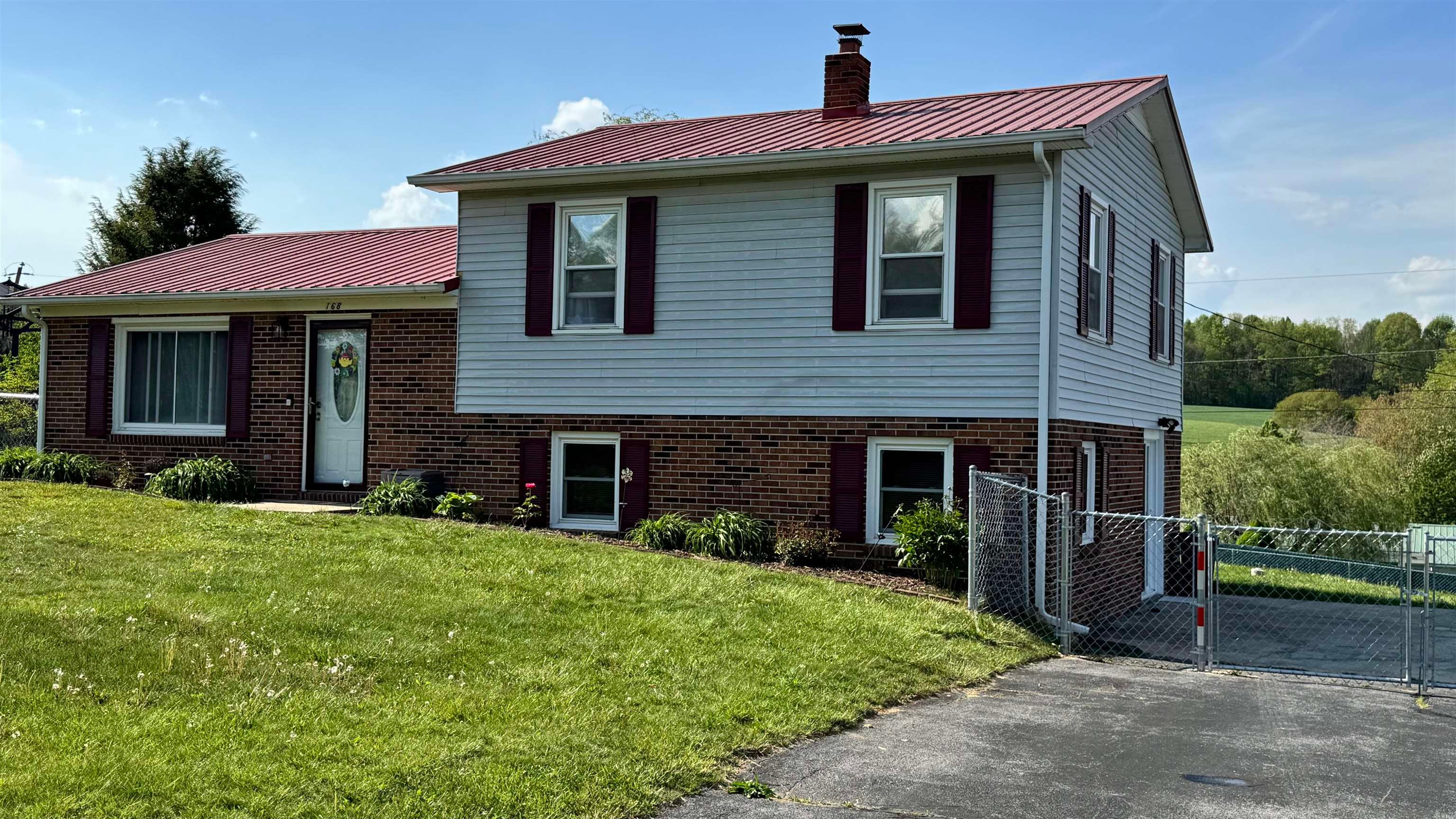 168 Sunset View Road Rural Retreat, VA 24368 - Photo 2 of 40 Gallery Image 2
