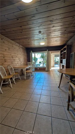 a view of a garage