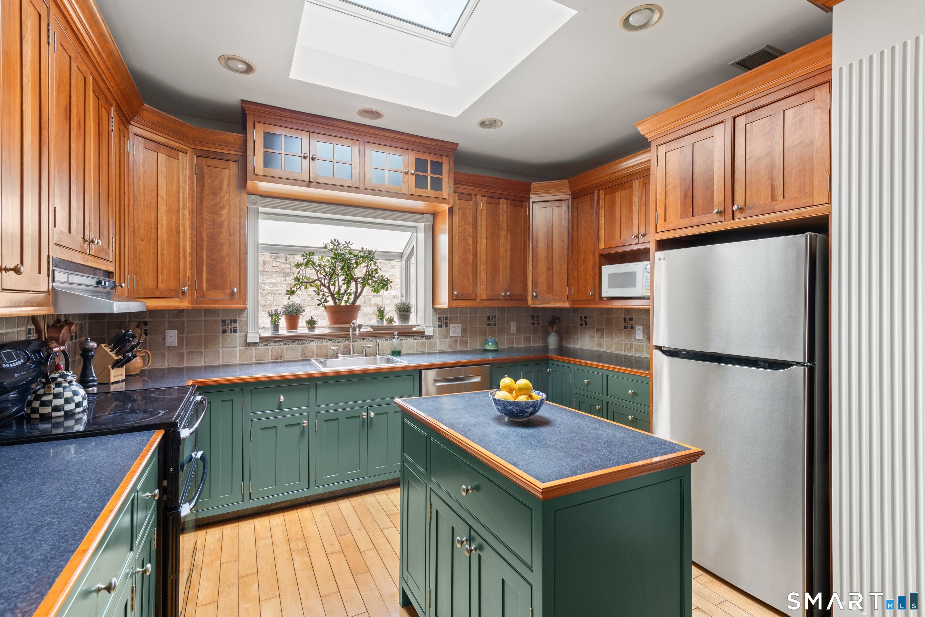 170 New Canaan Avenue Norwalk, CT 06850 - Photo 13 of 36 Gallery Image 13