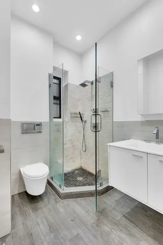 $695,000 | 26 West 97th Street, Unit 1C | Upper West Side