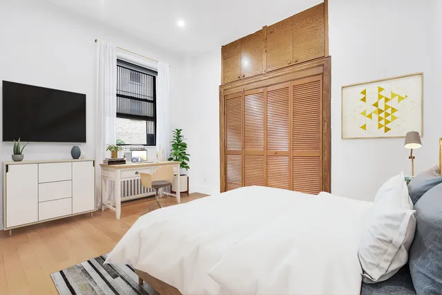 $695,000 | 26 West 97th Street, Unit 1C | Upper West Side