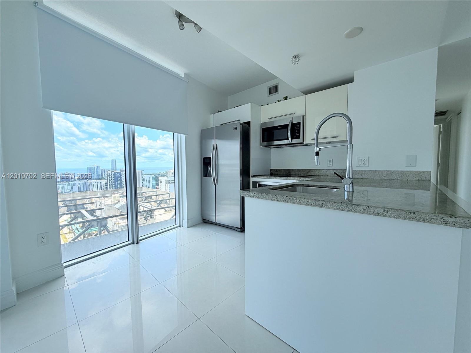 185 Southwest 7th Street, Unit 3412 Miami, FL 33130 - Photo 3 of 28
