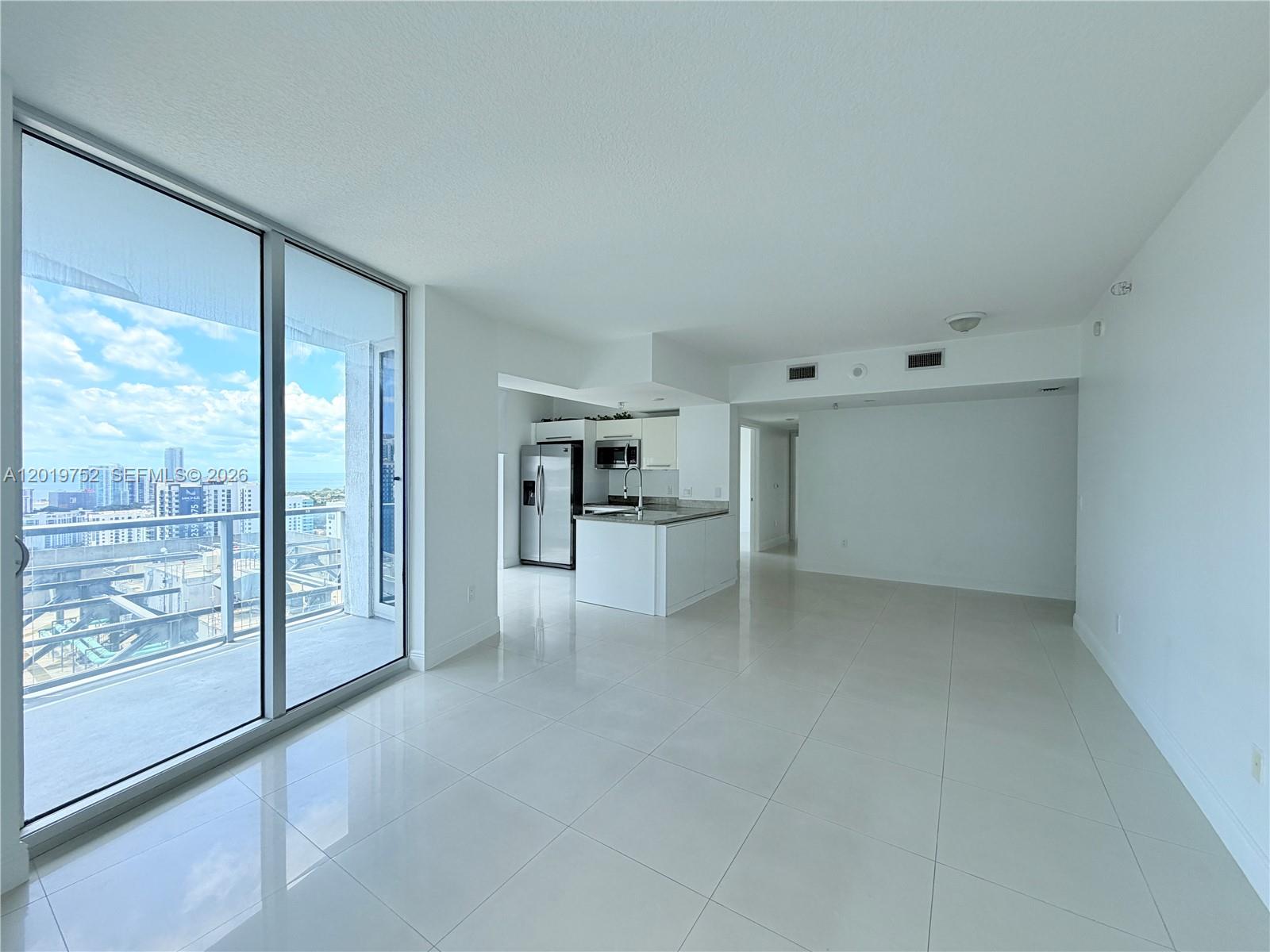 185 Southwest 7th Street, Unit 3412 Miami, FL 33130 - Photo 4 of 28
