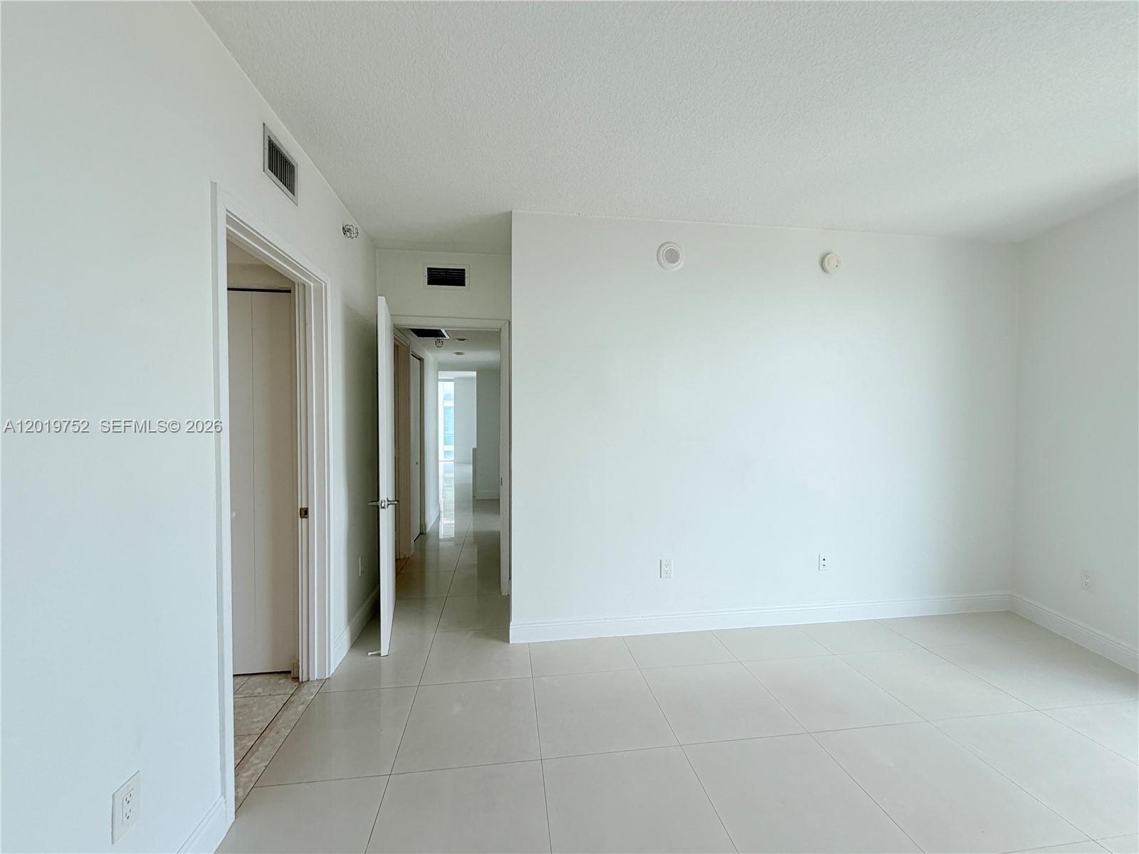185 Southwest 7th Street, Unit 3412 Miami, FL 33130 - Photo 6 of 28