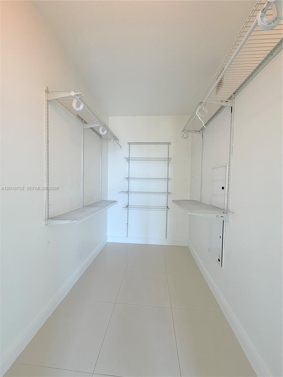 185 Southwest 7th Street, Unit 3412 Miami, FL 33130 - Photo 8 of 28