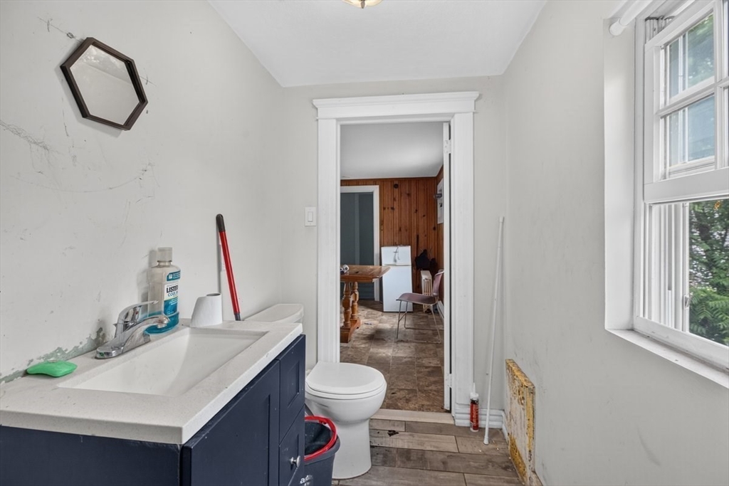 243 Central Street Springfield, MA 01105 - Photo 22 of 37