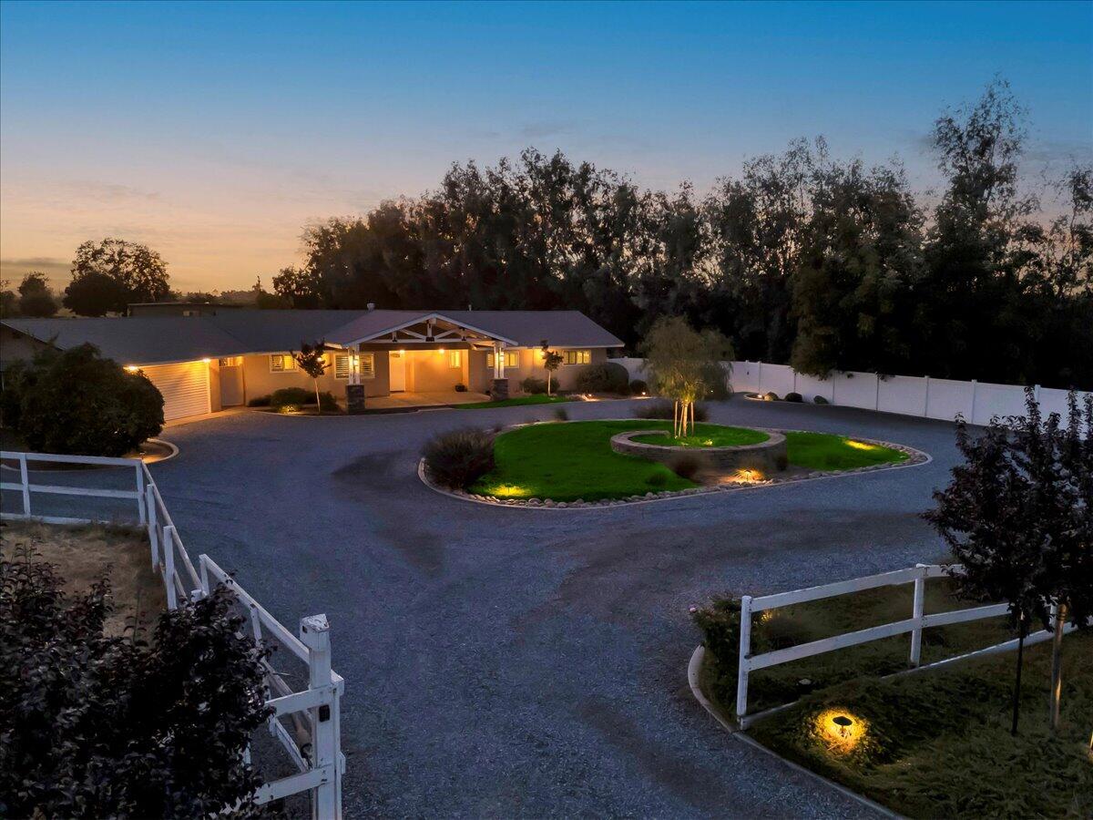 1635 North Elberta Road Exeter, CA 93221 - Photo 90 of 92 Front of house - Aerial view