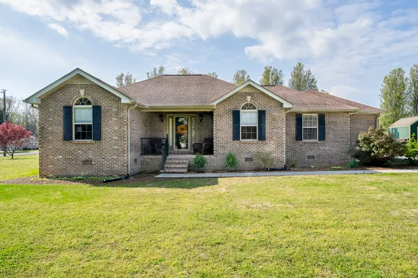 $334,500 | 387 Fairview Circle, Winchester, TN 37398